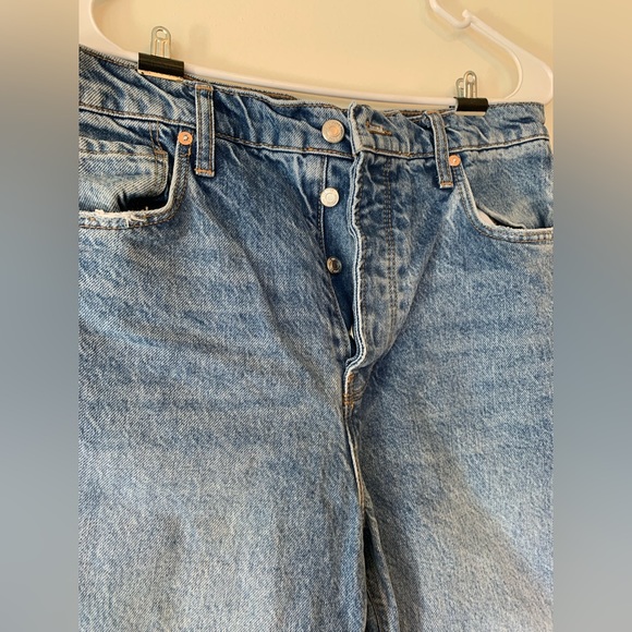 We The Free baggy boyfriend tapered Jean in medium wash distressed size 29 - Picture 11 of 12